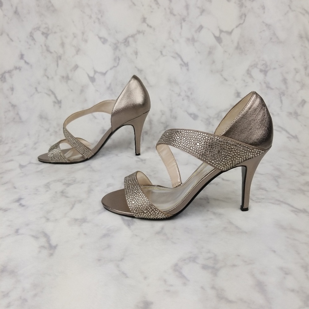 Caparros Silver Open Toe Pumps size 8B 3.5 " heels